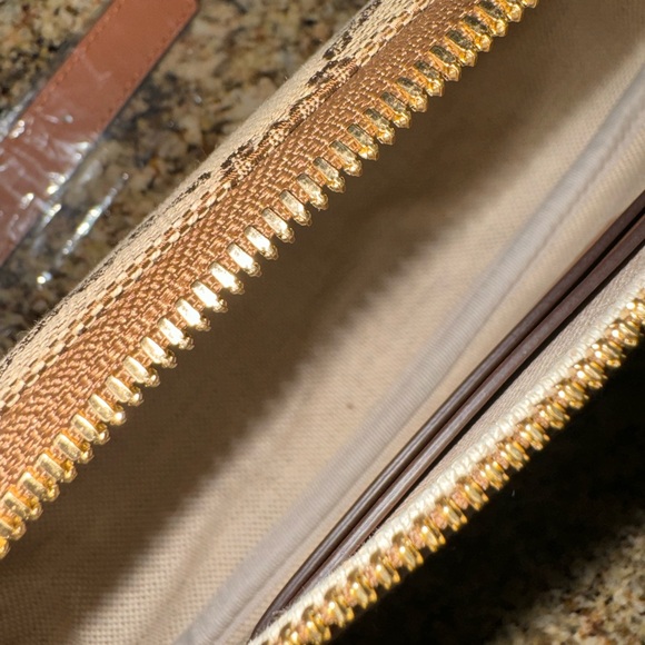 MCM Himmel Shoulder Bag - Small - Picture 9 of 11